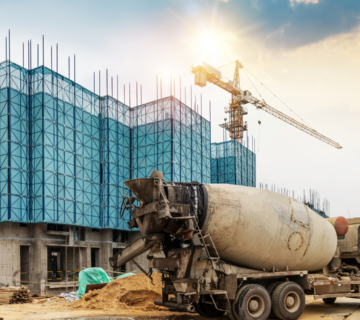 تراک میکسر در کنار پروژه برای دریافت مشاوره رایگان خرید بتن در شیراز قبل از بتن ریزی تماس بگیرید